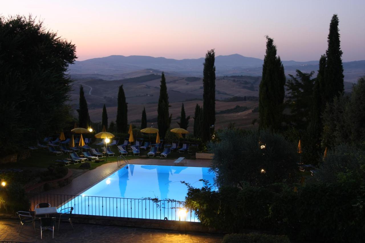 Casanova - Panoramic Rooms And Suites San Quirico dʼOrcia Kültér fotó