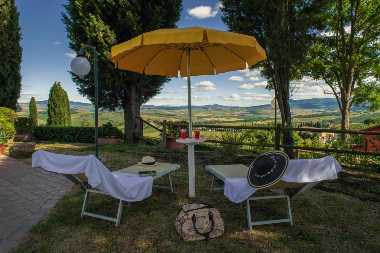 Casanova - Panoramic Rooms And Suites San Quirico dʼOrcia Kültér fotó
